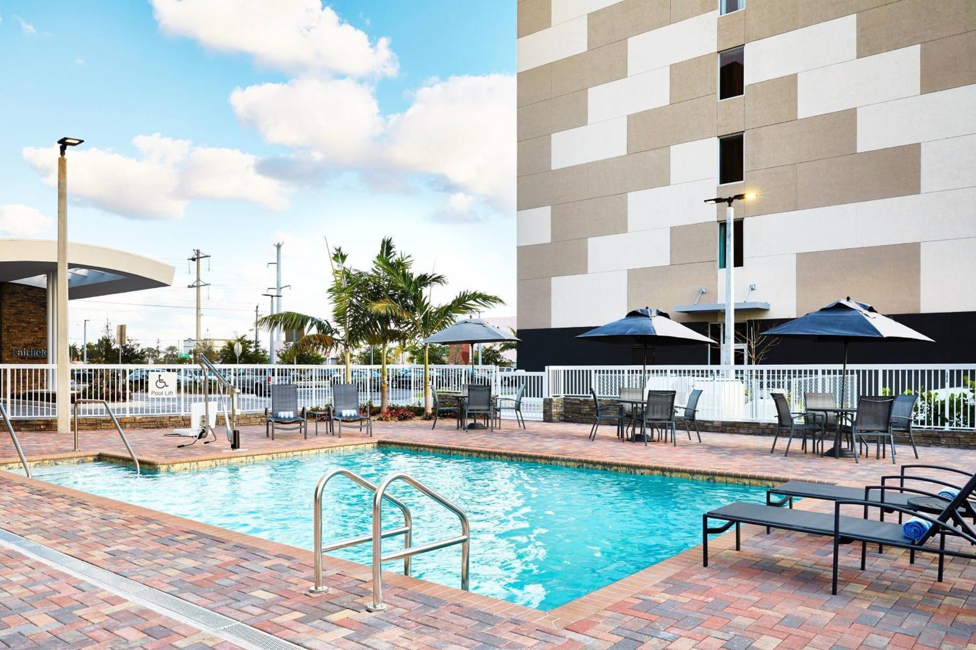 Fairfield Inn & Suites By Marriott Miami Airport West/Doral Exterior foto